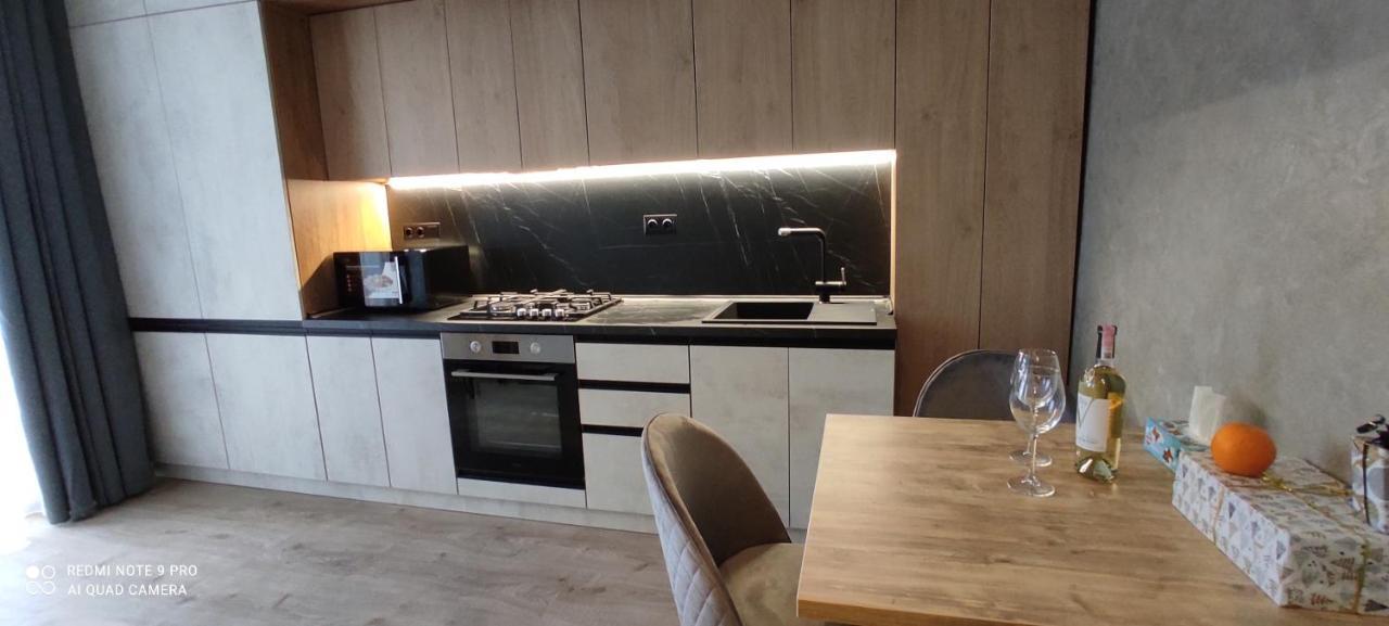 New Apartment Vivita อุชโฮรอด ภายนอก รูปภาพ