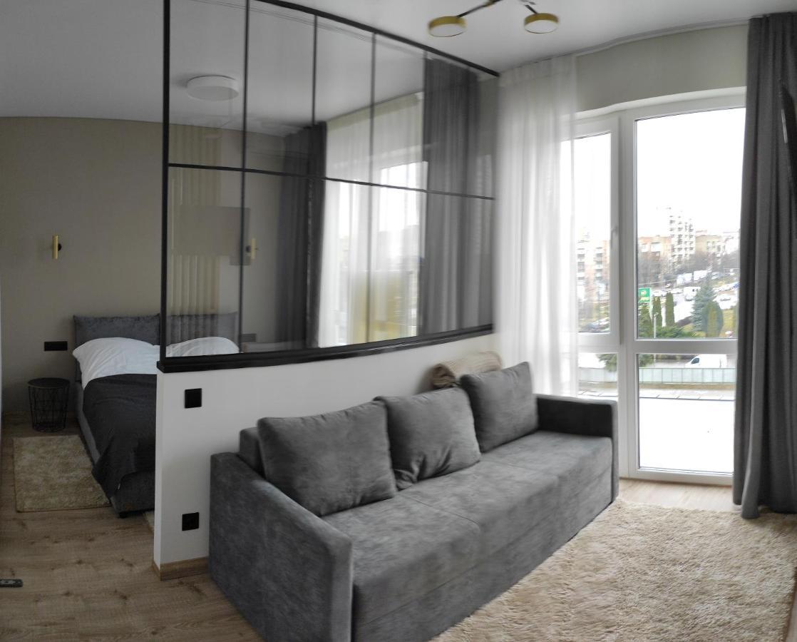 New Apartment Vivita อุชโฮรอด ภายนอก รูปภาพ