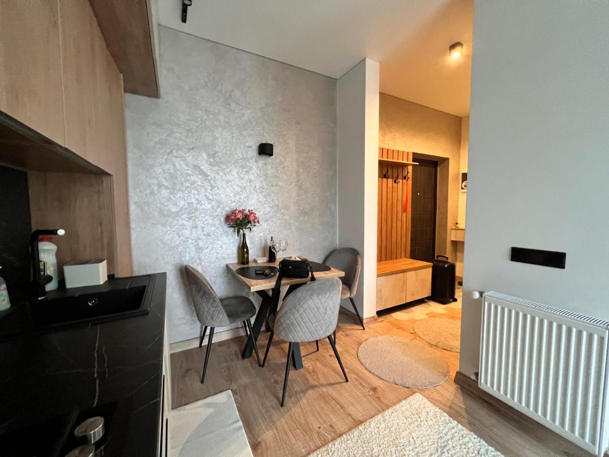 New Apartment Vivita อุชโฮรอด ภายนอก รูปภาพ